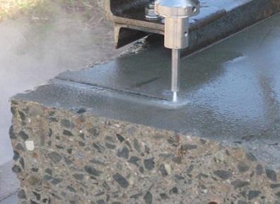 Máy cắt bê tông bằng tia nước