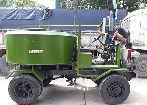 máy trộn bê tông tự hành máy trộn bê tông tự hành